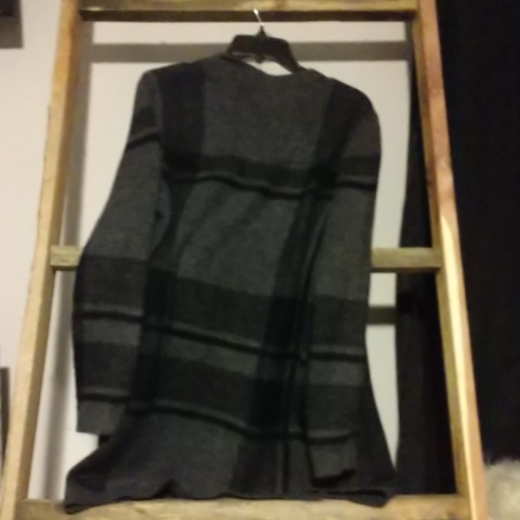 Sweater - Picture 3 of 3